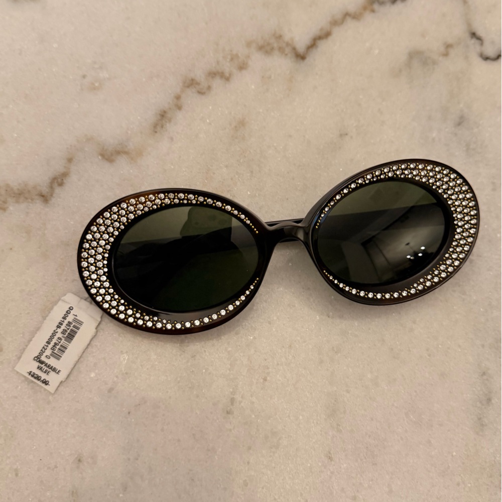 Gucci Women's Sunglasses - Picture 6 of 11